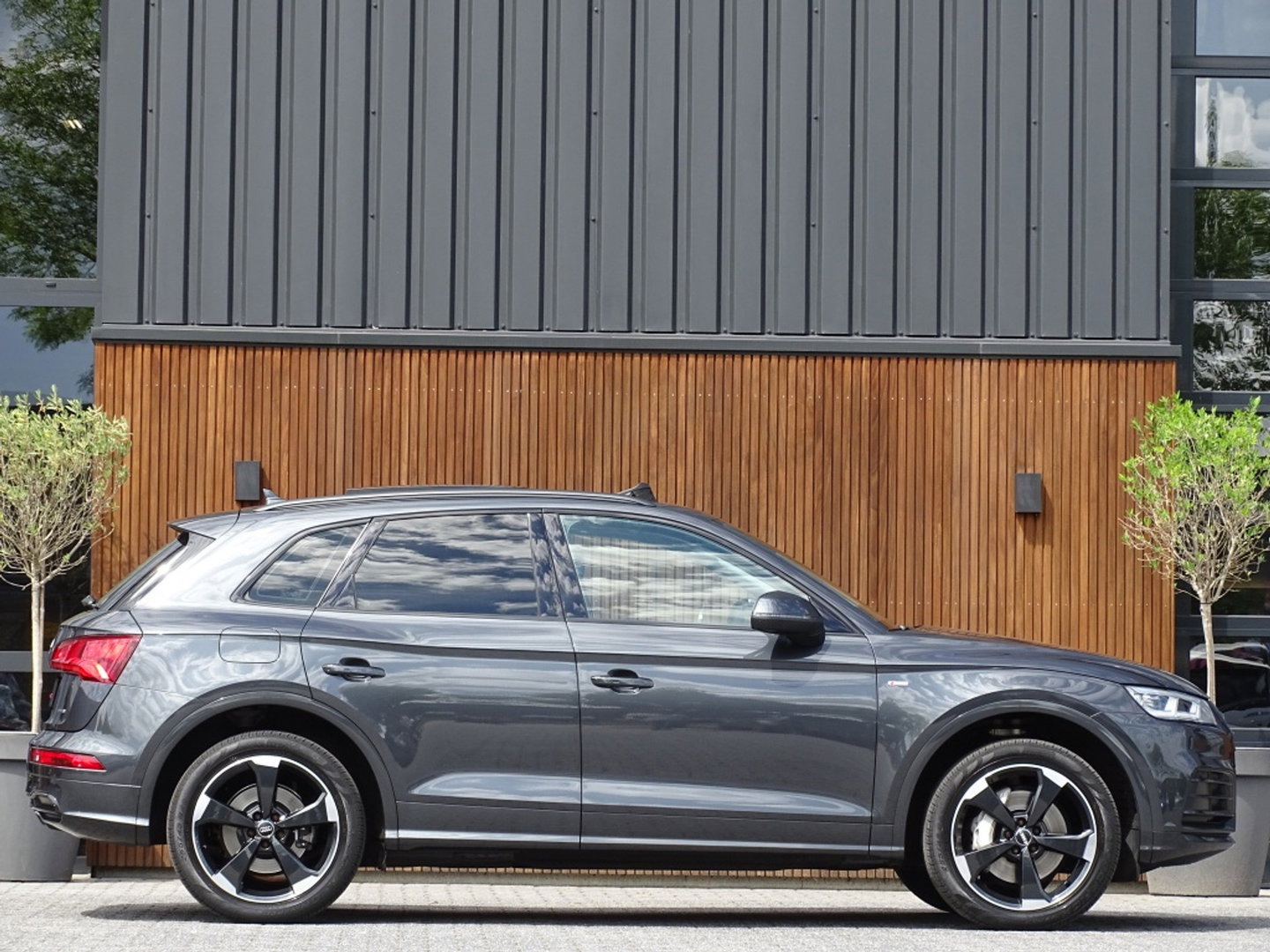 Audi Q5 50 TFSI e 299PK / S-Line / 20'' Rotor / panoramadak / LED