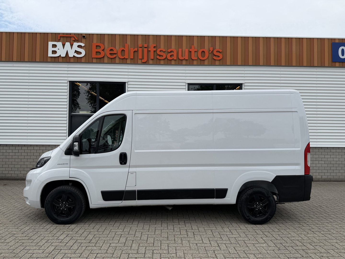 Fiat Ducato 30 2.3 MultiJet L2H2 / vaste prijs rijklaar € 14.950 ex btw / lease vanaf € 252 / lichtmetalen velgen / cruise en climate control / trekhaak / camera / euro 6 / navi