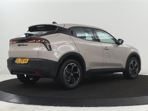 Alfa Romeo Junior Elettrica 54 kWh