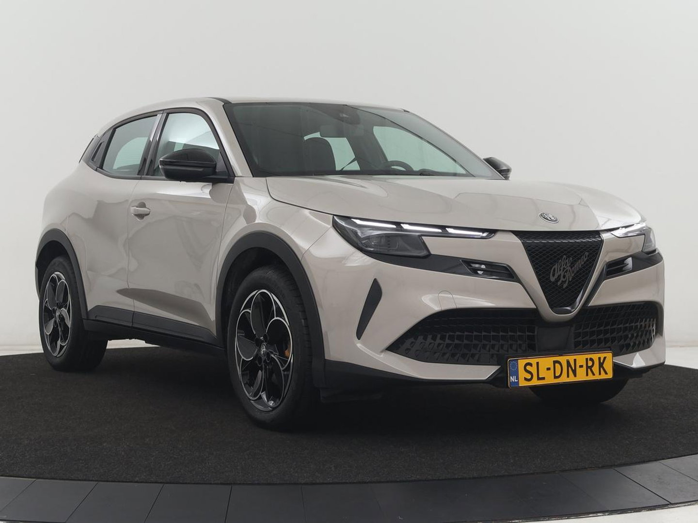 Alfa Romeo Junior Elettrica 54 kWh