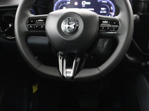 Alfa Romeo Junior Elettrica 54 kWh
