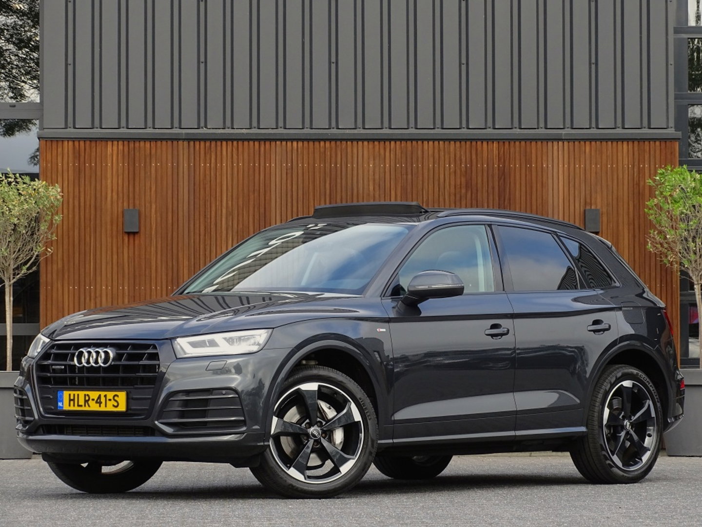 Audi Q5 50 TFSI e 299PK / S-Line / 20'' Rotor / panoramadak / LED