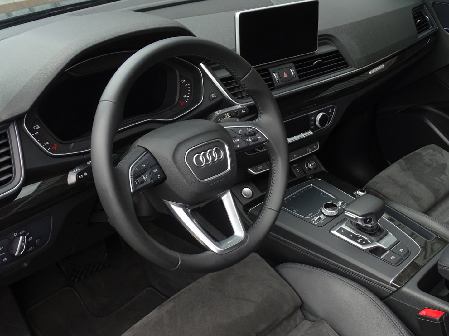 Audi Q5 50 TFSI e 299PK / S-Line / 20'' Rotor / panoramadak / LED