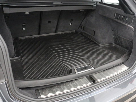 BMW 3-serie 320i Executive Edition | Sport Line | Trekhaak | Harman/Kardon | Sfeerverlichting | Carplay | Half leder | Live Cockpit | Parkeerhulp | Navigatie | Climate control | Full LED | Bluetooth | Cruise control