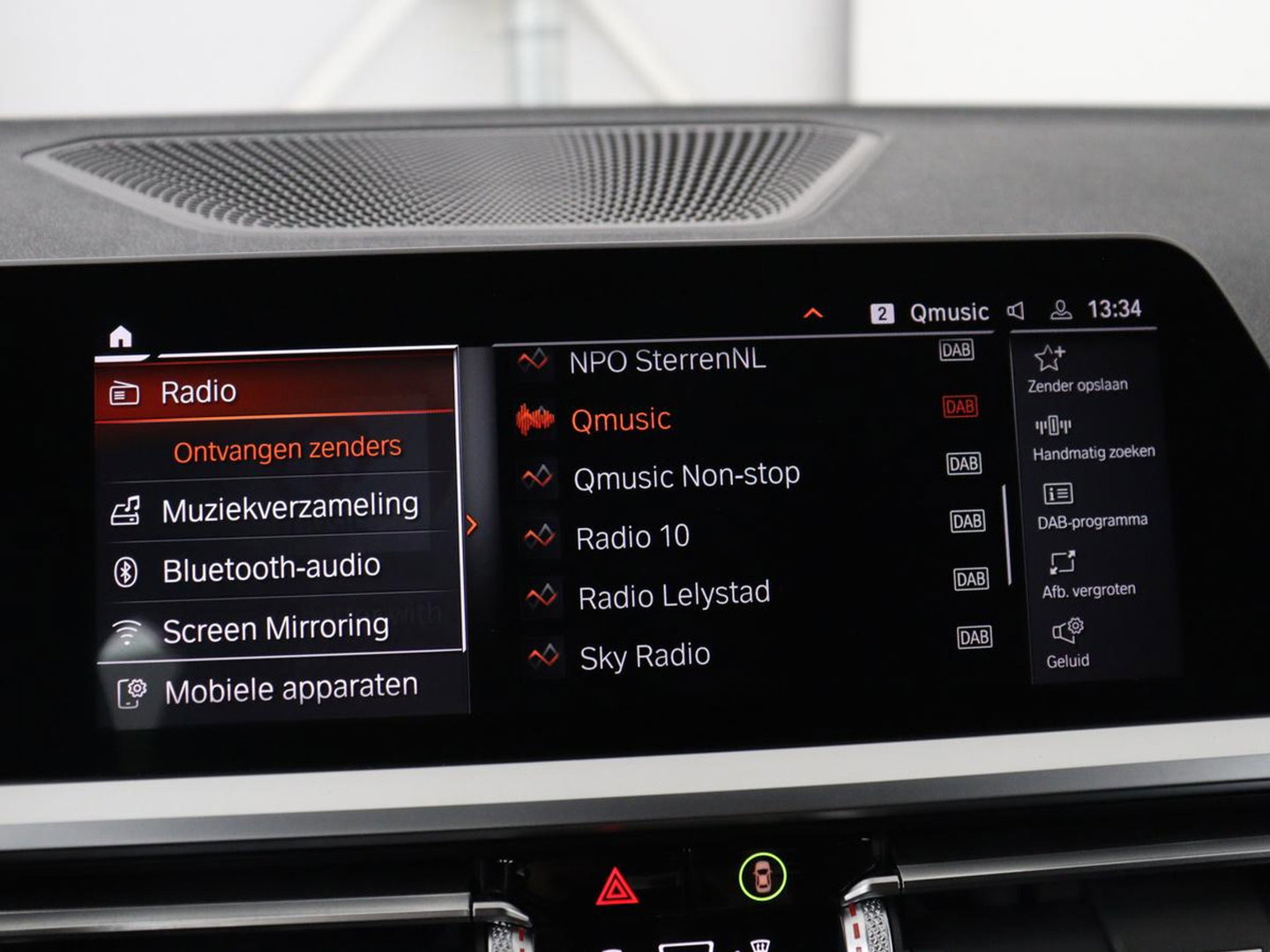 BMW 3-serie 320i Executive Edition | Sport Line | Trekhaak | Harman/Kardon | Sfeerverlichting | Carplay | Half leder | Live Cockpit | Parkeerhulp | Navigatie | Climate control | Full LED | Bluetooth | Cruise control