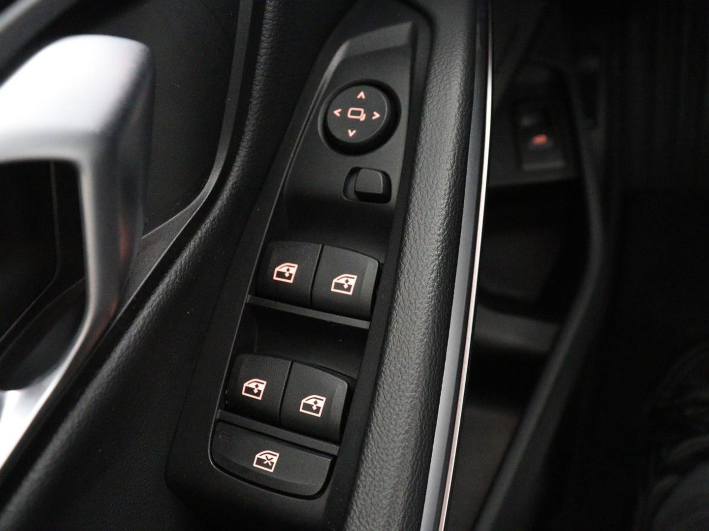 BMW 3-serie 320i Executive Edition | Sport Line | Trekhaak | Harman/Kardon | Sfeerverlichting | Carplay | Half leder | Live Cockpit | Parkeerhulp | Navigatie | Climate control | Full LED | Bluetooth | Cruise control