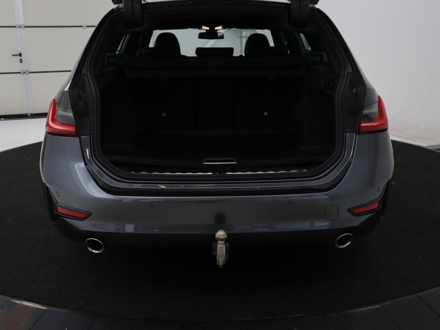 BMW 3-serie 320i Executive Edition | Sport Line | Trekhaak | Harman/Kardon | Sfeerverlichting | Carplay | Half leder | Live Cockpit | Parkeerhulp | Navigatie | Climate control | Full LED | Bluetooth | Cruise control