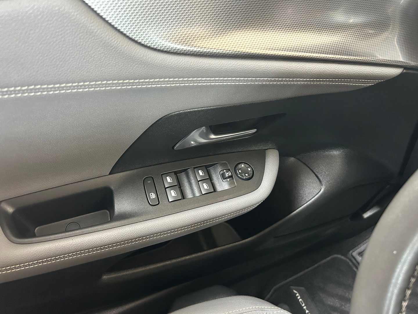 Opel Mokka Electric Level 3 50 kWh ULTIMATE APPLECARPLAY|NAVI|CRUISE|CAMERA|NAVI|17INCH-LM VELGEN
