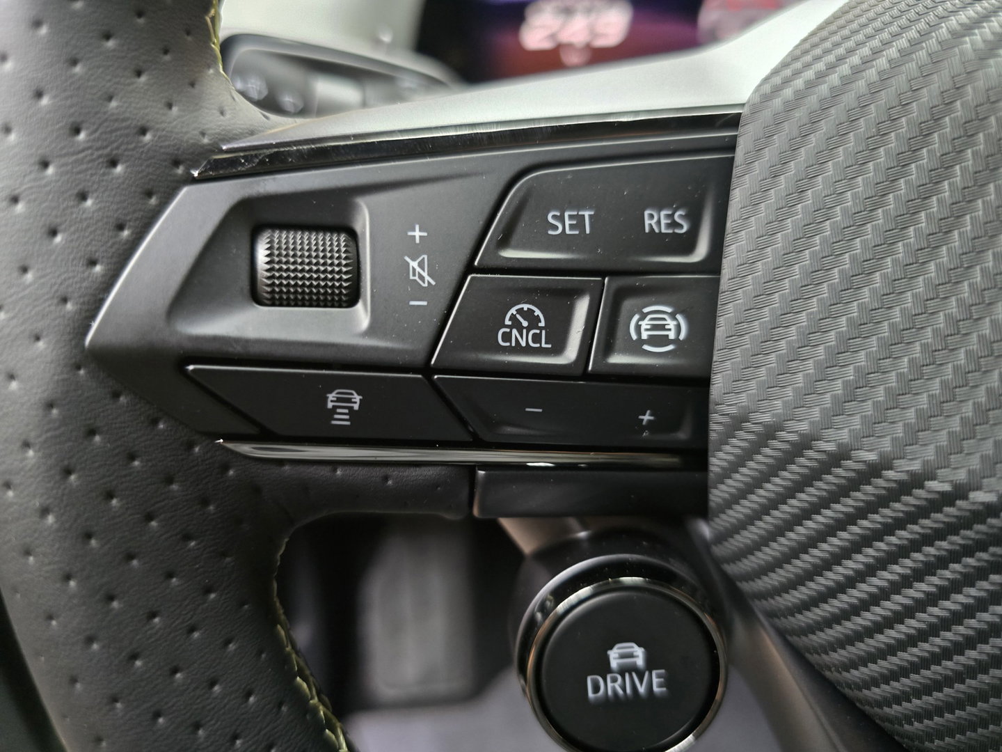 CUPRA Raval VZ Rebel 56 kWh Kuipstoelen Pano DCC E-VAQ 19"LM SOH 100% Direct rijden!