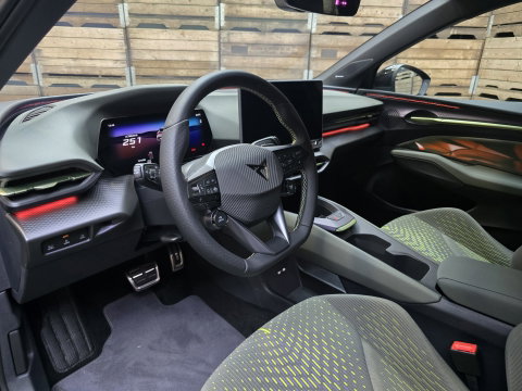 CUPRA Raval VZ Rebel 56 kWh Kuipstoelen Pano DCC E-VAQ 19"LM SOH 100% Direct rijden!