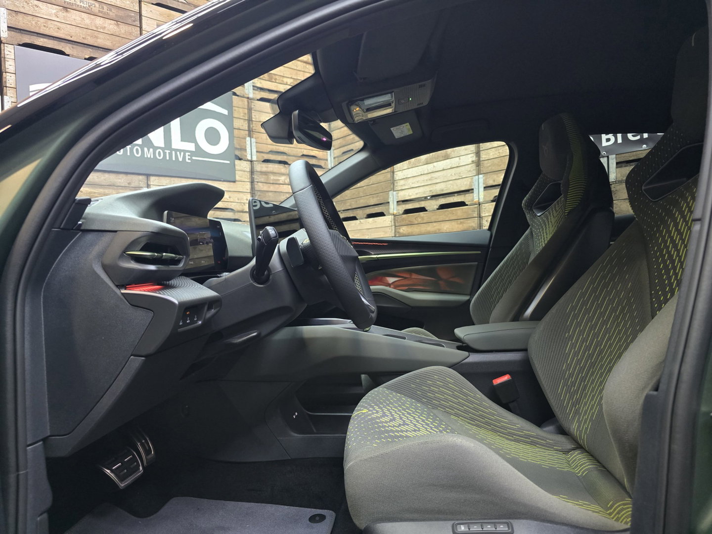 CUPRA Raval VZ Rebel 56 kWh Kuipstoelen Pano DCC E-VAQ 19"LM SOH 100% Direct rijden!
