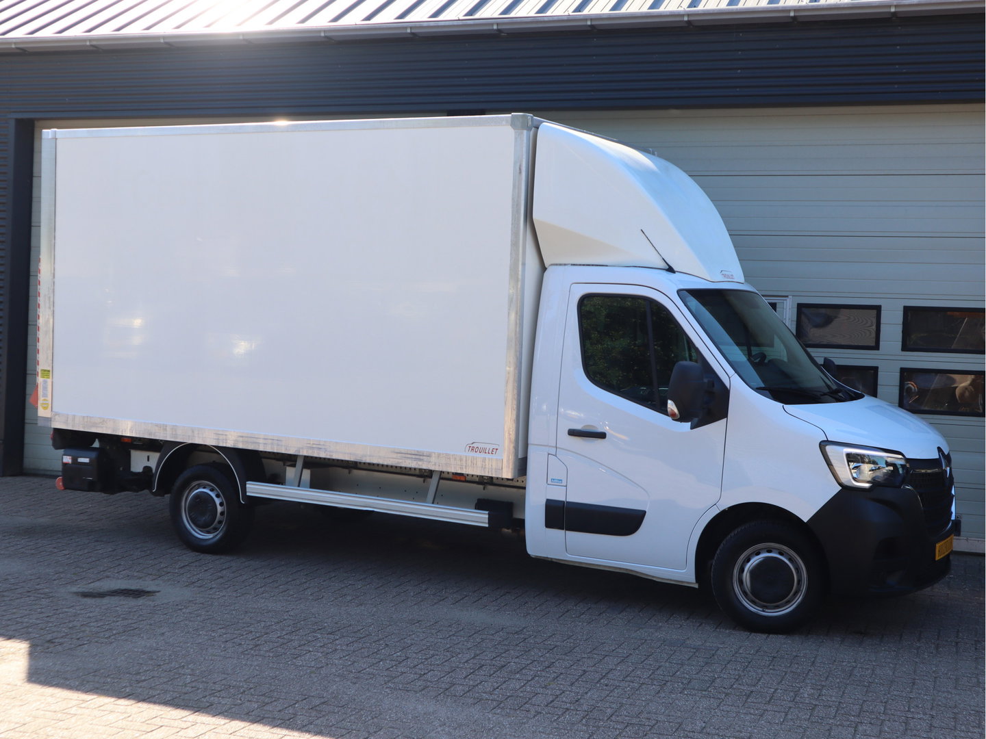 Renault Master T35 2.3 dCi 145 pk Euro 6 - Bakwagen - Laadklep - Camera - Navi