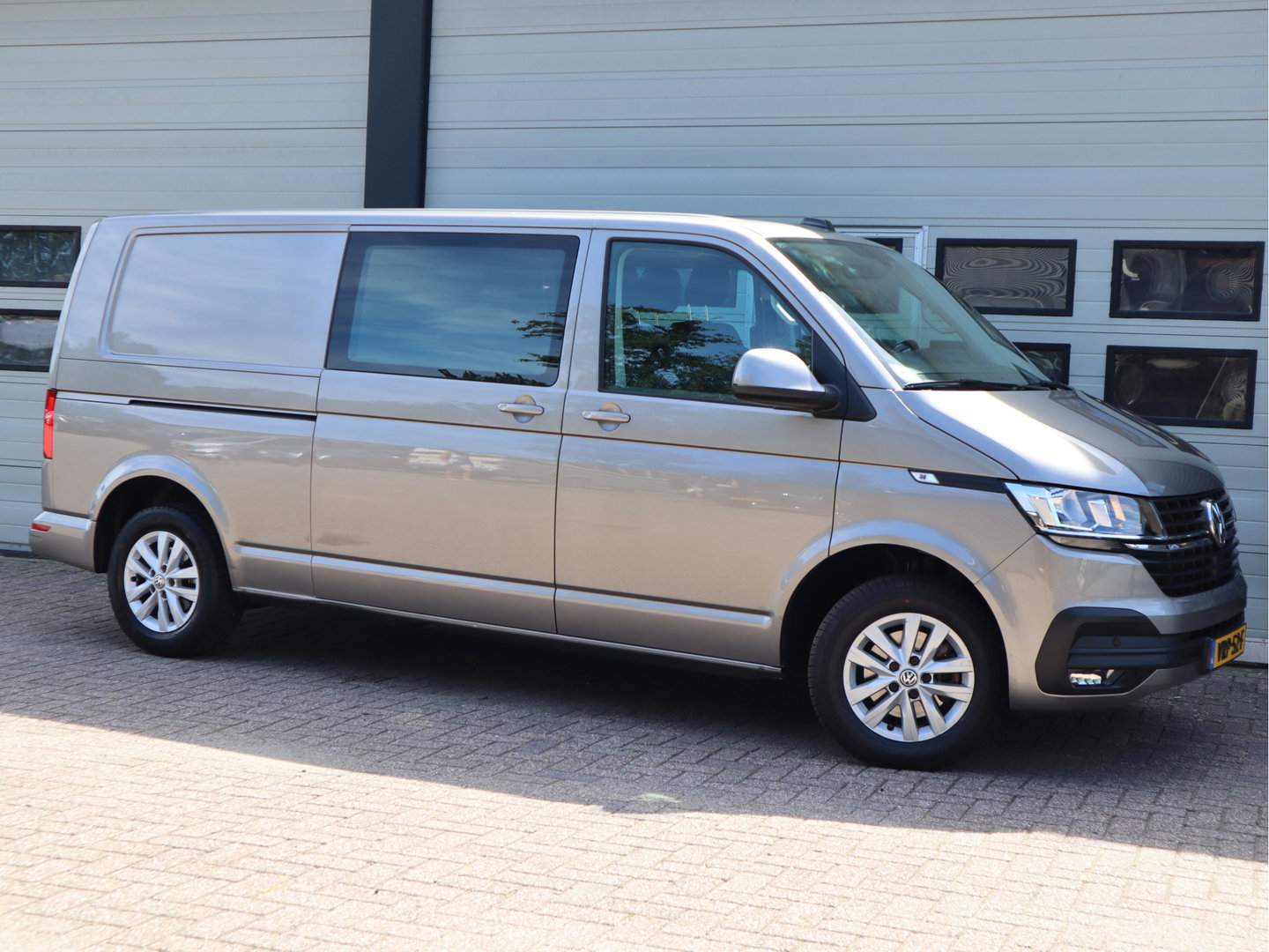 Volkswagen Transporter 2.0 TDI 150pk Euro 6 Automaat - L2 Lang - 2x Schuifdeur - Airco