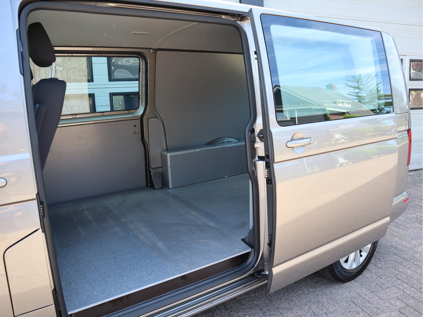 Volkswagen Transporter 2.0 TDI 150pk Euro 6 Automaat - L2 Lang - 2x Schuifdeur - Airco