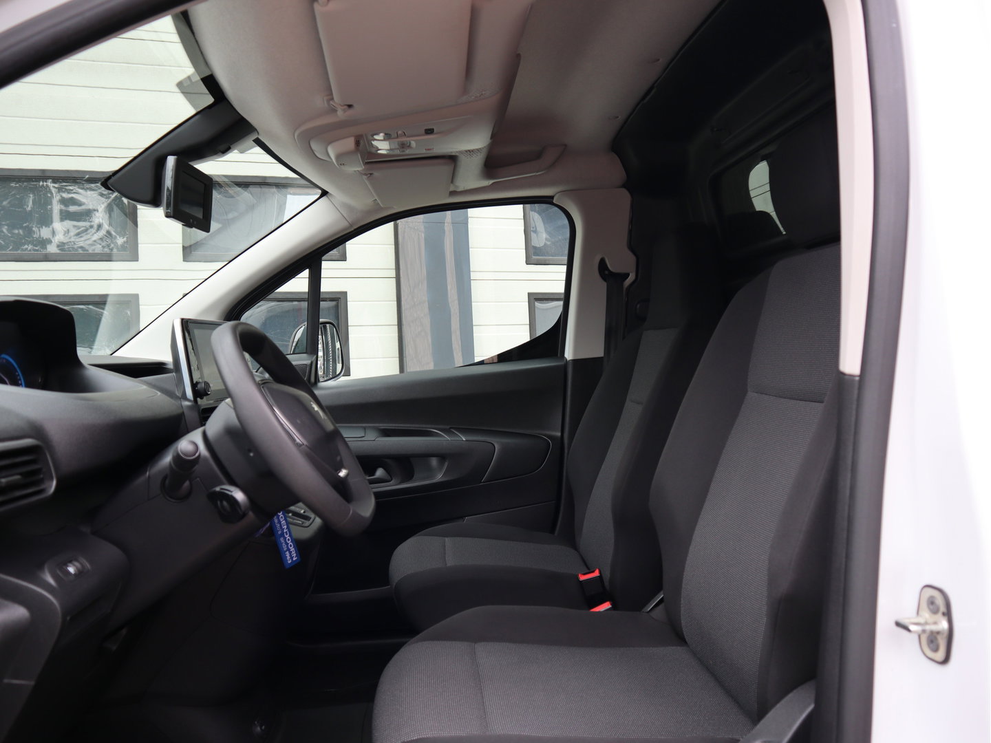 Peugeot e-Partner 50 kWh Lang L2 - Apple Carplay - Snelladen - Camera - 1e Eigenaar