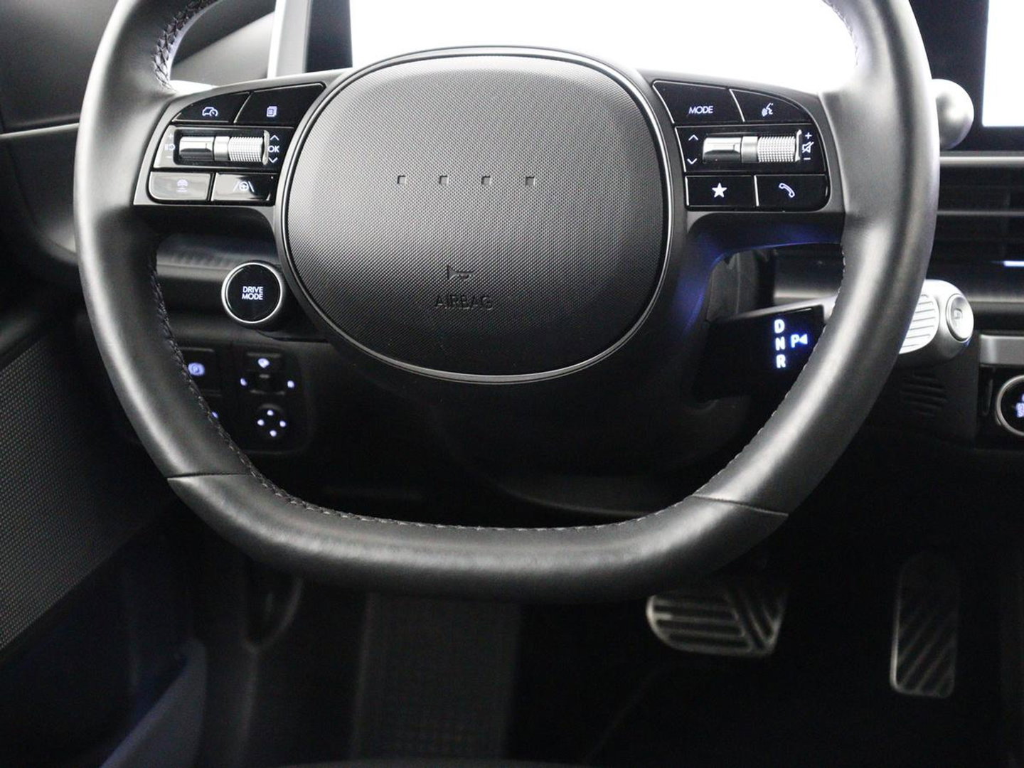 Hyundai IONIQ 6 Connect 77.4 kWh | SOH 94,7% | Warmtepomp | Head-Up | Stoelverwarming | Camera | Carplay | Standkachel | Adaptive cruise | Keyless | Navigatie | Achterbankverwarming | Full LED