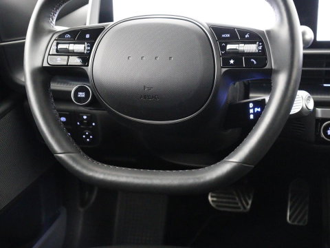 Hyundai IONIQ 6 Connect 77.4 kWh | SOH 94,7% | Warmtepomp | Head-Up | Stoelverwarming | Camera | Carplay | Standkachel | Adaptive cruise | Keyless | Navigatie | Achterbankverwarming | Full LED
