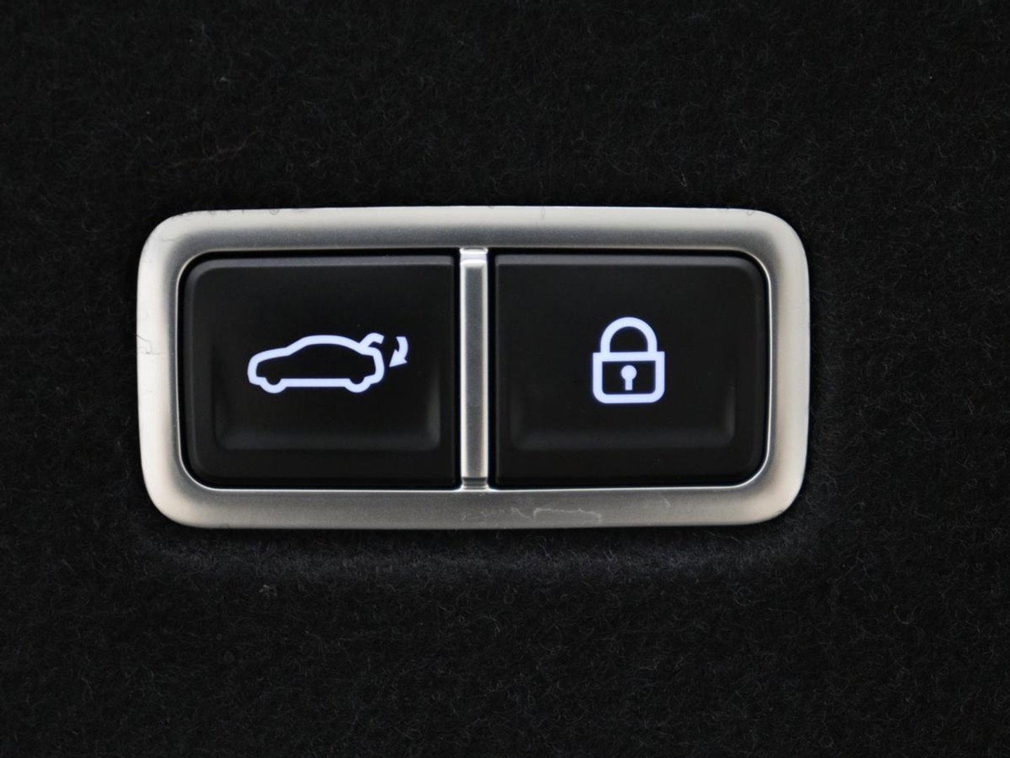 Hyundai IONIQ 6 Connect 77.4 kWh | SOH 94,7% | Warmtepomp | Head-Up | Stoelverwarming | Camera | Carplay | Standkachel | Adaptive cruise | Keyless | Navigatie | Achterbankverwarming | Full LED