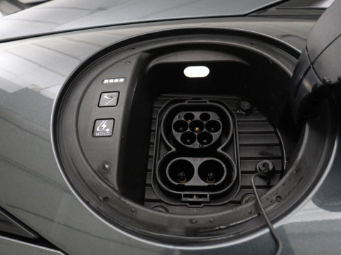 Hyundai IONIQ 6 Connect 77.4 kWh | SOH 94,7% | Warmtepomp | Head-Up | Stoelverwarming | Camera | Carplay | Standkachel | Adaptive cruise | Keyless | Navigatie | Achterbankverwarming | Full LED