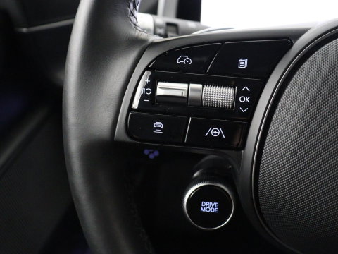 Hyundai IONIQ 6 Connect 77.4 kWh | SOH 94,7% | Warmtepomp | Head-Up | Stoelverwarming | Camera | Carplay | Standkachel | Adaptive cruise | Keyless | Navigatie | Achterbankverwarming | Full LED
