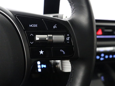 Hyundai IONIQ 6 Connect 77.4 kWh | SOH 94,7% | Warmtepomp | Head-Up | Stoelverwarming | Camera | Carplay | Standkachel | Adaptive cruise | Keyless | Navigatie | Achterbankverwarming | Full LED