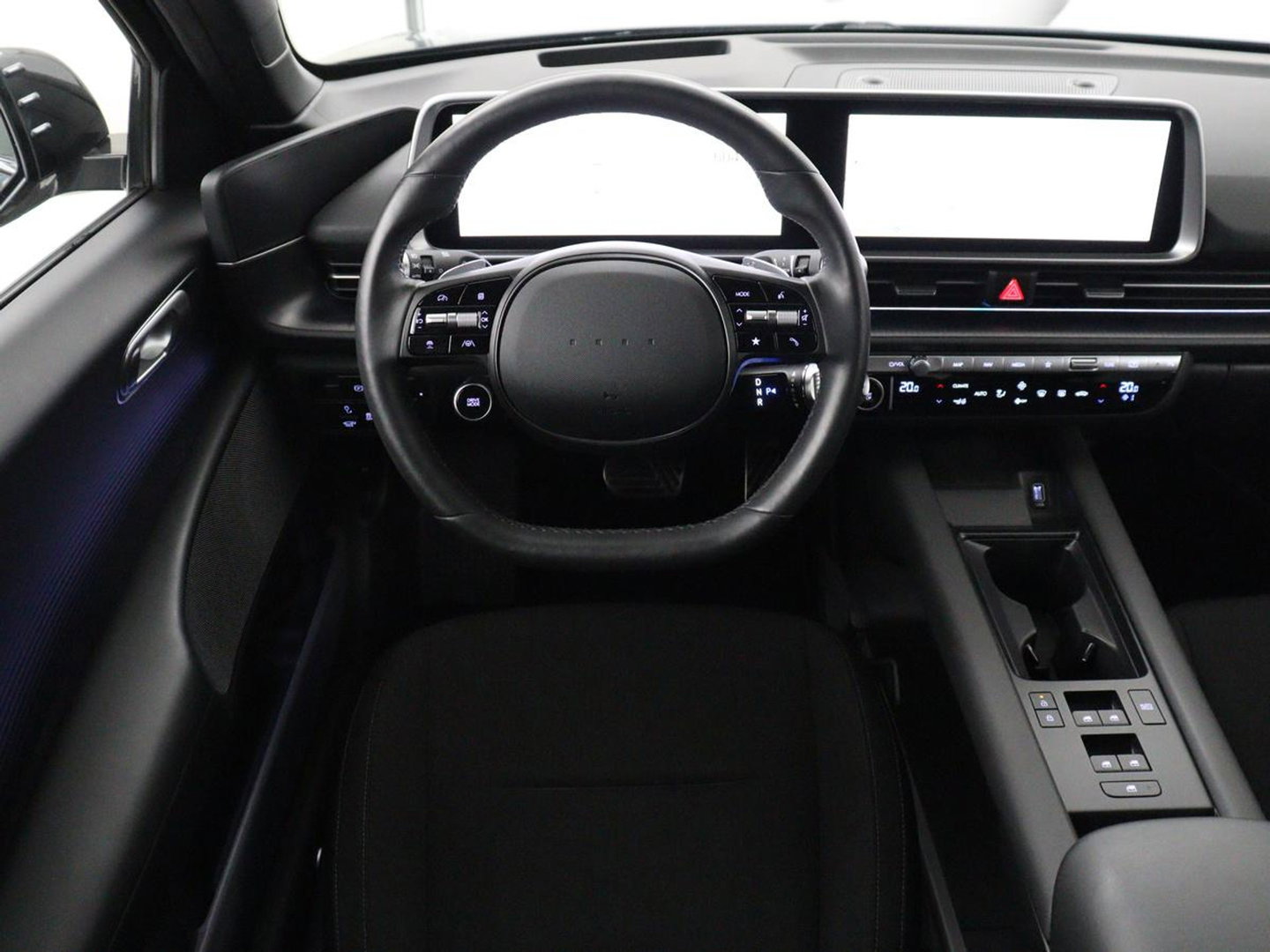 Hyundai IONIQ 6 Connect 77.4 kWh | SOH 94,7% | Warmtepomp | Head-Up | Stoelverwarming | Camera | Carplay | Standkachel | Adaptive cruise | Keyless | Navigatie | Achterbankverwarming | Full LED