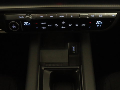Hyundai IONIQ 6 Connect 77.4 kWh | SOH 94,7% | Warmtepomp | Head-Up | Stoelverwarming | Camera | Carplay | Standkachel | Adaptive cruise | Keyless | Navigatie | Achterbankverwarming | Full LED