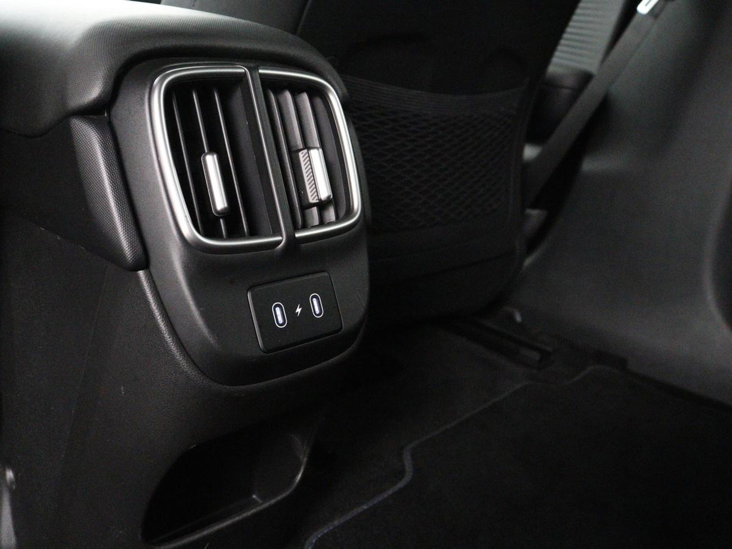 Hyundai IONIQ 6 Connect 77.4 kWh | SOH 94,7% | Warmtepomp | Head-Up | Stoelverwarming | Camera | Carplay | Standkachel | Adaptive cruise | Keyless | Navigatie | Achterbankverwarming | Full LED