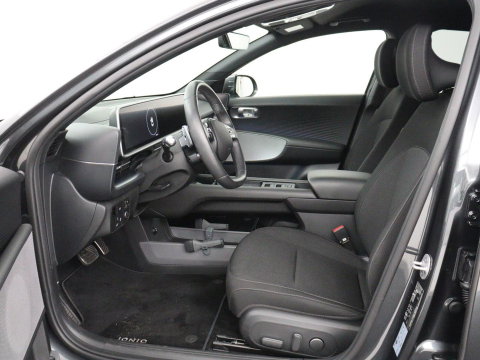 Hyundai IONIQ 6 Connect 77.4 kWh | SOH 94,7% | Warmtepomp | Head-Up | Stoelverwarming | Camera | Carplay | Standkachel | Adaptive cruise | Keyless | Navigatie | Achterbankverwarming | Full LED
