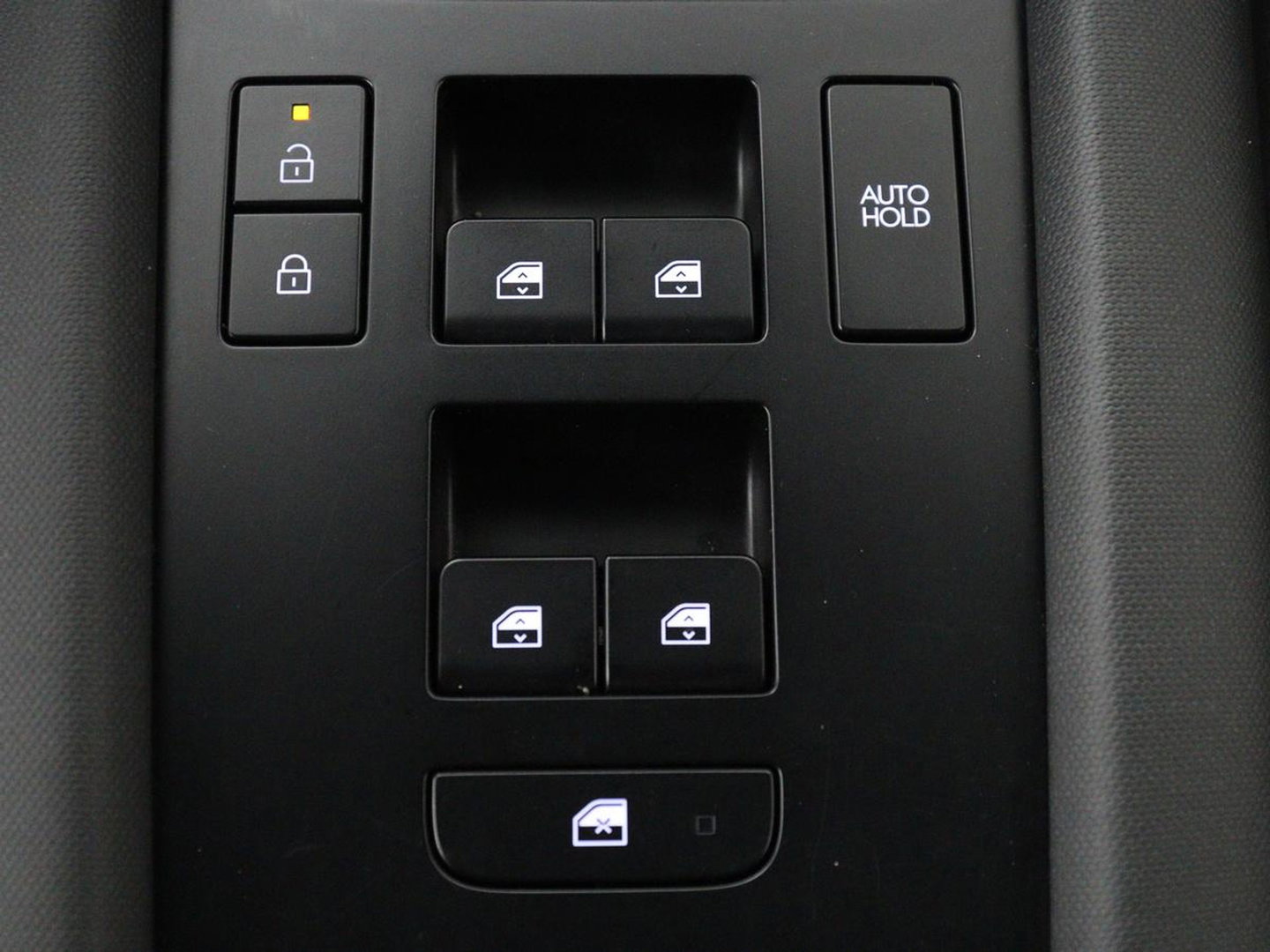 Hyundai IONIQ 6 Connect 77.4 kWh | SOH 94,7% | Warmtepomp | Head-Up | Stoelverwarming | Camera | Carplay | Standkachel | Adaptive cruise | Keyless | Navigatie | Achterbankverwarming | Full LED