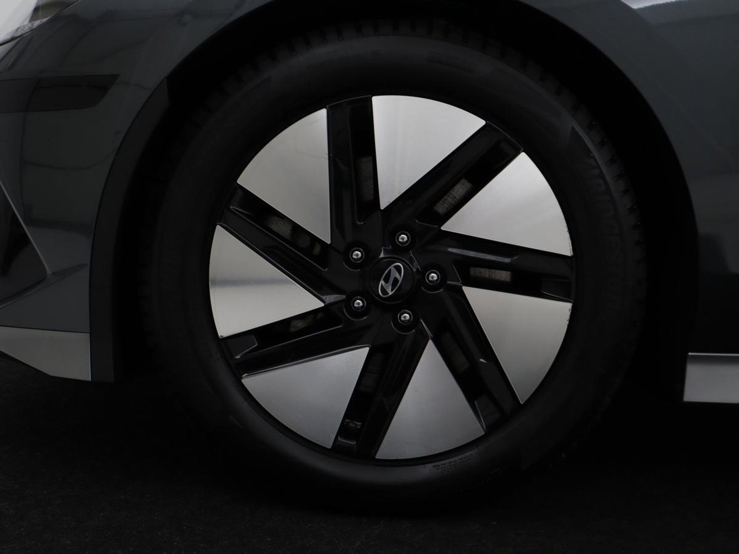 Hyundai IONIQ 6 Connect 77.4 kWh | SOH 94,7% | Warmtepomp | Head-Up | Stoelverwarming | Camera | Carplay | Standkachel | Adaptive cruise | Keyless | Navigatie | Achterbankverwarming | Full LED