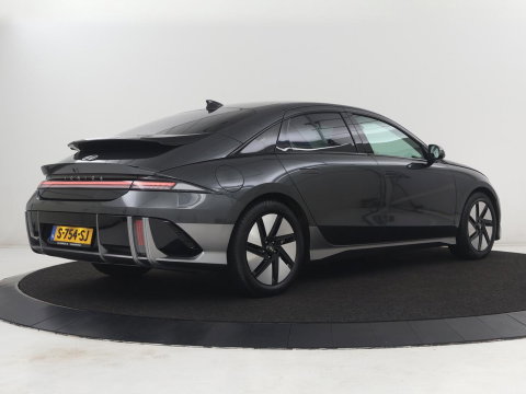Hyundai IONIQ 6 Connect 77.4 kWh | SOH 94,7% | Warmtepomp | Head-Up | Stoelverwarming | Camera | Carplay | Standkachel | Adaptive cruise | Keyless | Navigatie | Achterbankverwarming | Full LED
