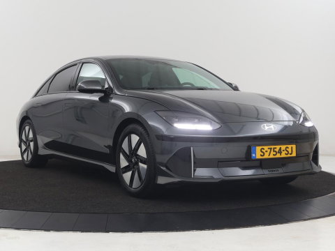 Hyundai IONIQ 6 Connect 77.4 kWh | SOH 94,7% | Warmtepomp | Head-Up | Stoelverwarming | Camera | Carplay | Standkachel | Adaptive cruise | Keyless | Navigatie | Achterbankverwarming | Full LED