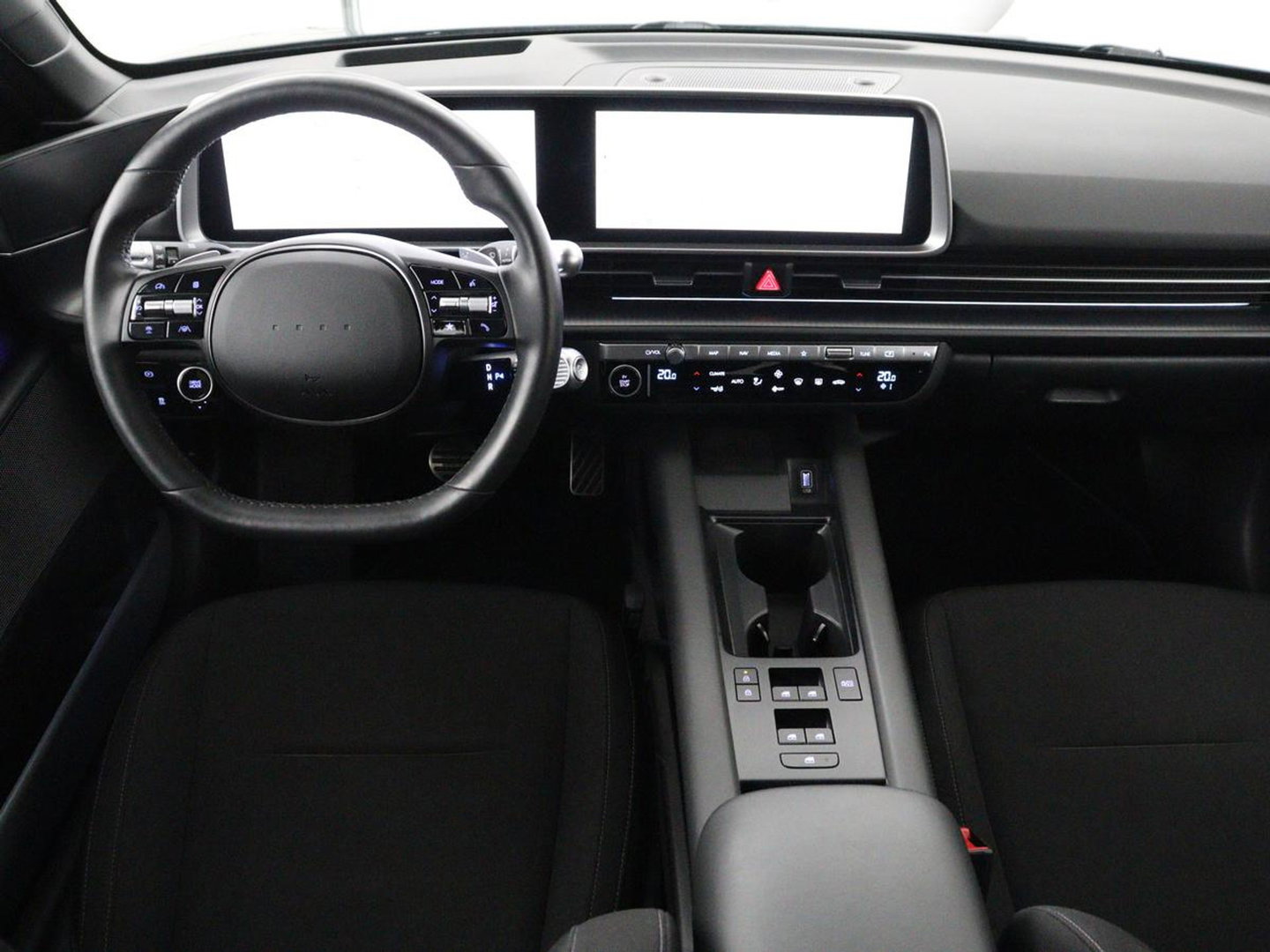 Hyundai IONIQ 6 Connect 77.4 kWh | SOH 94,7% | Warmtepomp | Head-Up | Stoelverwarming | Camera | Carplay | Standkachel | Adaptive cruise | Keyless | Navigatie | Achterbankverwarming | Full LED