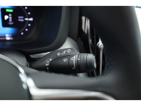 Volvo XC60 2.0 T6 Plug-in hybrid AWD Plus Dark | Prijs rijklaar | Pano | H&K Audio | Trekhaak | Elek. verstelbare sportstoelen| 21" |