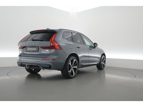 Volvo XC60 2.0 T6 Plug-in hybrid AWD Plus Dark | Prijs rijklaar | Pano | H&K Audio | Trekhaak | Elek. verstelbare sportstoelen| 21" |