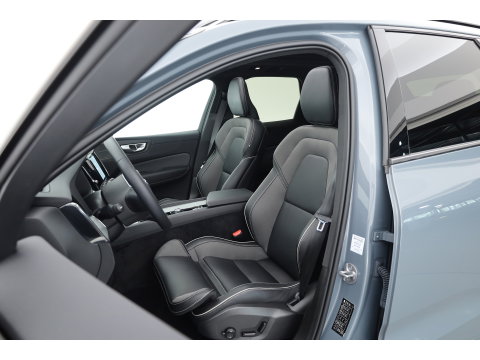 Volvo XC60 2.0 T6 Plug-in hybrid AWD Plus Dark | Prijs rijklaar | Pano | H&K Audio | Trekhaak | Elek. verstelbare sportstoelen| 21" |