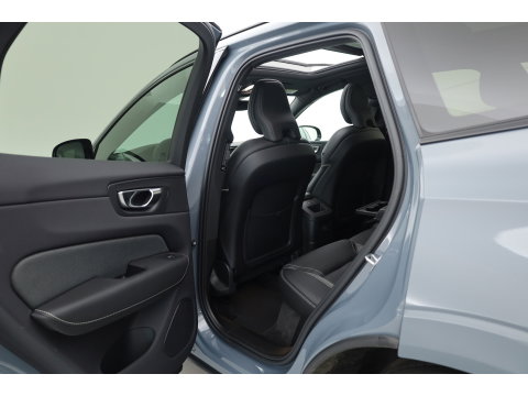 Volvo XC60 2.0 T6 Plug-in hybrid AWD Plus Dark | Prijs rijklaar | Pano | H&K Audio | Trekhaak | Elek. verstelbare sportstoelen| 21" |
