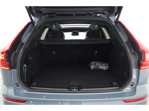 Volvo XC60 2.0 T6 Plug-in hybrid AWD Plus Dark | Prijs rijklaar | Pano | H&K Audio | Trekhaak | Elek. verstelbare sportstoelen| 21" |