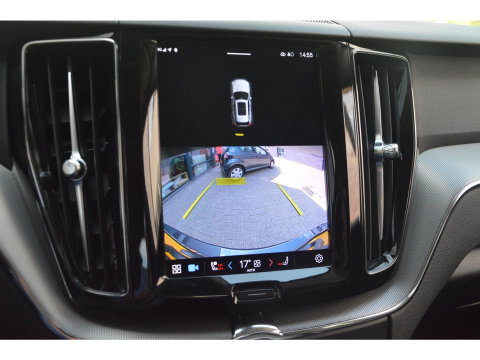 Volvo XC60 T6 Hybride AWD Plus Dark LONG RANGE| Panoramadak | Harman/Kardon | Camera | Stoel + Stuur Verwarmd |