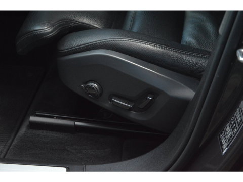 Volvo XC60 T6 Hybride AWD Plus Dark LONG RANGE| Panoramadak | Harman/Kardon | Camera | Stoel + Stuur Verwarmd |