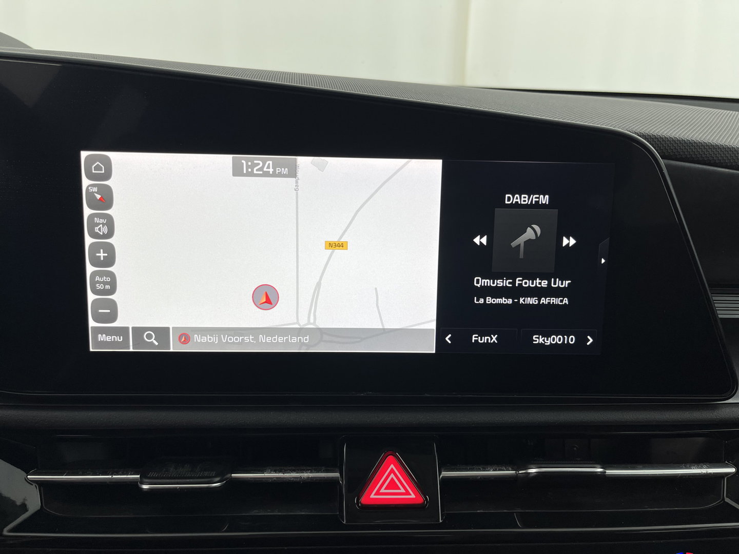 Kia Niro EV DynamicLine 64.8 kWh [3-Fase-11kW] {SoH-96%} (INCL.BTW) Aut. *LEATHER-FABRIC | ADAPTIVE-CRUISE | DIGI-COCKPIT | KEYLESS | CAMERA | DAB | COMFORTSEATS | SHIFTPADDLES | ECC | PDC | 17''ALU*