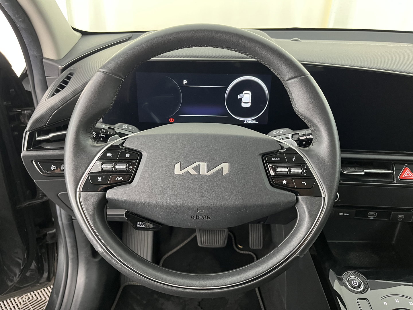 Kia Niro EV DynamicLine 64.8 kWh [3-Fase-11kW] {SoH-96%} (INCL.BTW) Aut. *LEATHER-FABRIC | ADAPTIVE-CRUISE | DIGI-COCKPIT | KEYLESS | CAMERA | DAB | COMFORTSEATS | SHIFTPADDLES | ECC | PDC | 17''ALU*