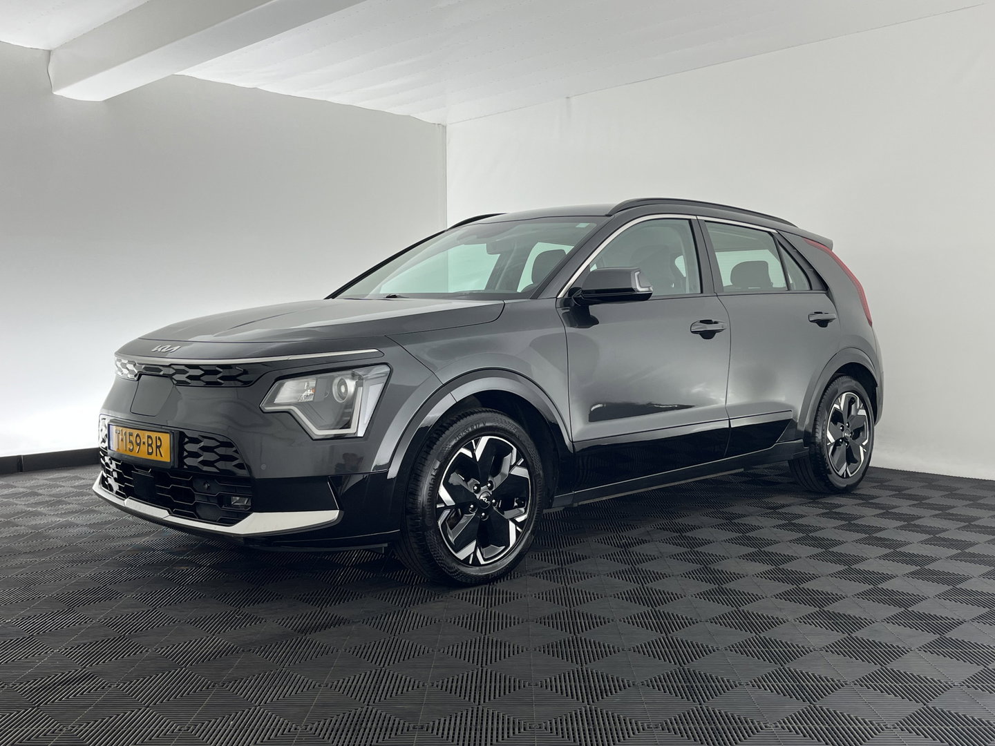 Kia Niro EV DynamicLine 64.8 kWh [3-Fase-11kW] {SoH-96%} (INCL.BTW) Aut. *LEATHER-FABRIC | ADAPTIVE-CRUISE | DIGI-COCKPIT | KEYLESS | CAMERA | DAB | COMFORTSEATS | SHIFTPADDLES | ECC | PDC | 17''ALU*
