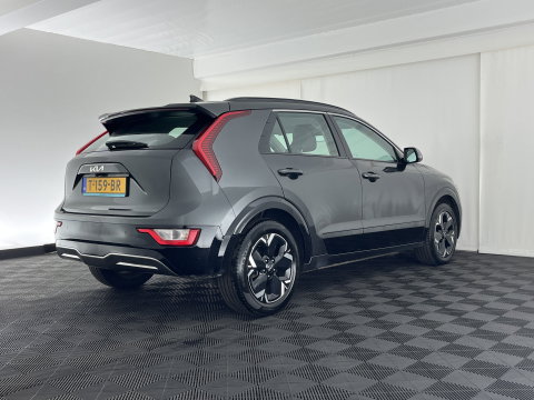 Kia Niro EV DynamicLine 64.8 kWh [3-Fase-11kW] {SoH-96%} (INCL.BTW) Aut. *LEATHER-FABRIC | ADAPTIVE-CRUISE | DIGI-COCKPIT | KEYLESS | CAMERA | DAB | COMFORTSEATS | SHIFTPADDLES | ECC | PDC | 17''ALU*