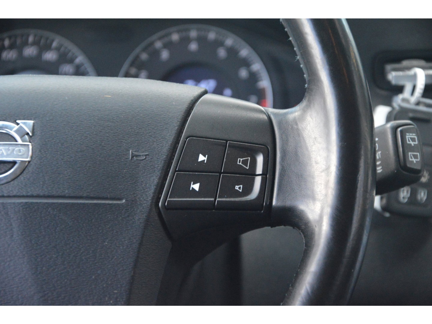 Volvo V70 2.5T | Stoelverwarming | Automaat | Cruise | Perfect onderhouden |