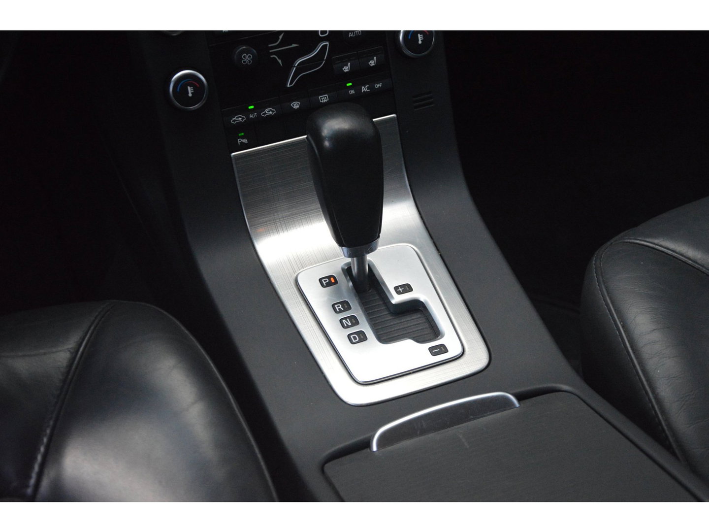 Volvo V70 2.5T | Stoelverwarming | Automaat | Cruise | Perfect onderhouden |