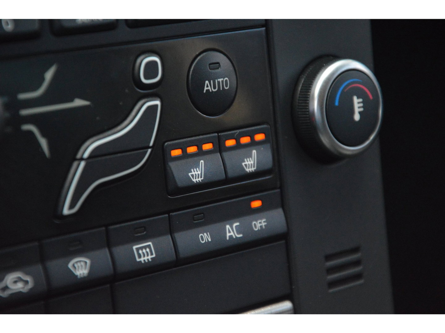 Volvo V70 2.5T | Stoelverwarming | Automaat | Cruise | Perfect onderhouden |