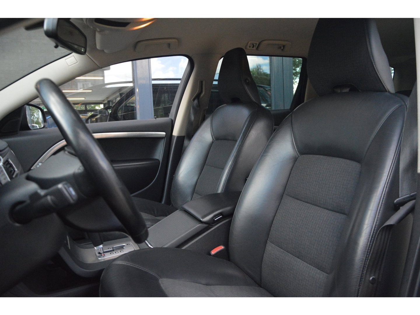 Volvo V70 2.5T | Stoelverwarming | Automaat | Cruise | Perfect onderhouden |