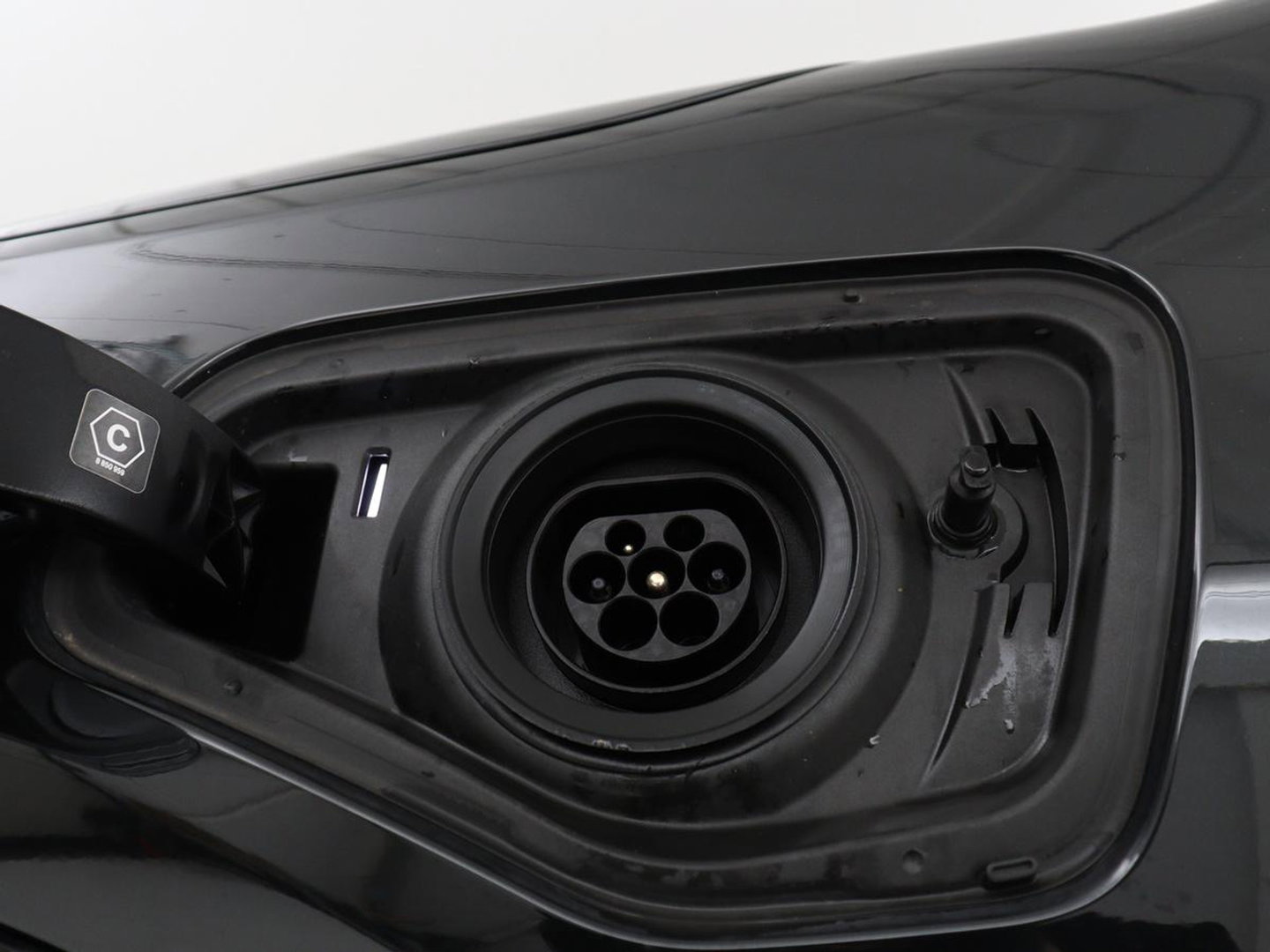 BMW X2 xDrive25e Goldplay Edition | SOH 82,1% | M Sport | Leder | Head-Up | Sportstoelen | 19'' velgen | Sfeerverlichting | Camera | Stoelverwarming | Navigatie | Full LED | Keyless | DAB | Park Assist | Memory | PHEV | Plug In